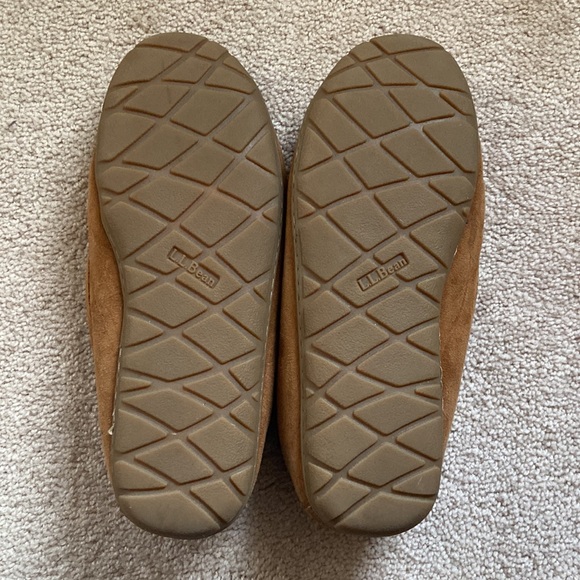 **SOLD ON MERC** L.L. Bean Slippers - Picture 3 of 8